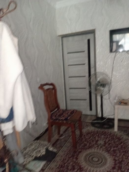 Яшнобод 1/1/9 Кадешва бозори  олдида 1-хонаси берилади хозайкали квар