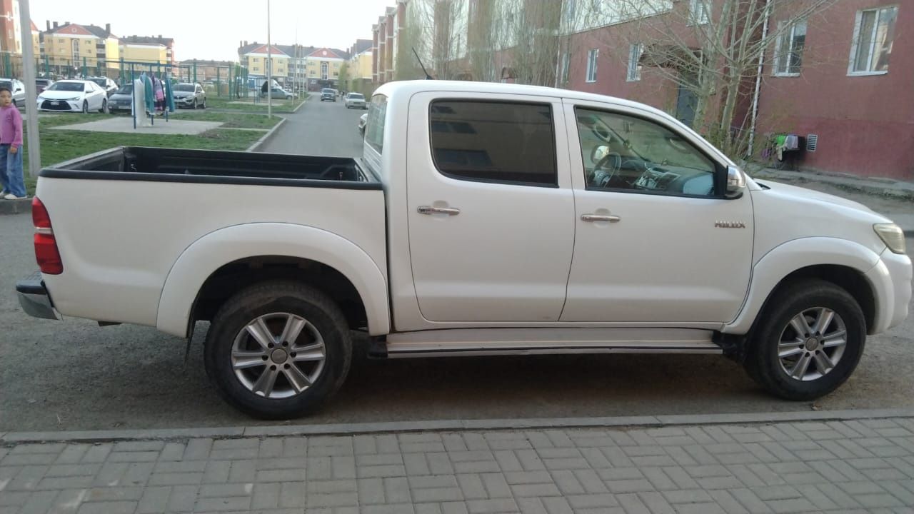 Аренда пикап Toyota Hilux г/в.2014 С водителем.