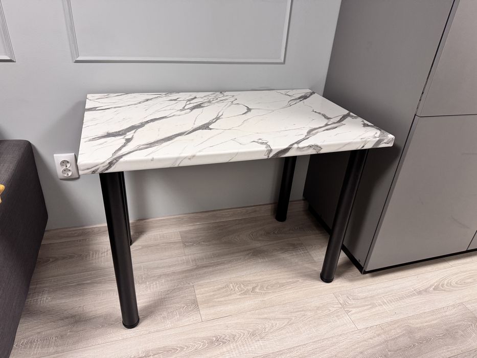 Masă imitație marmură – masă cu blat imitație marmură