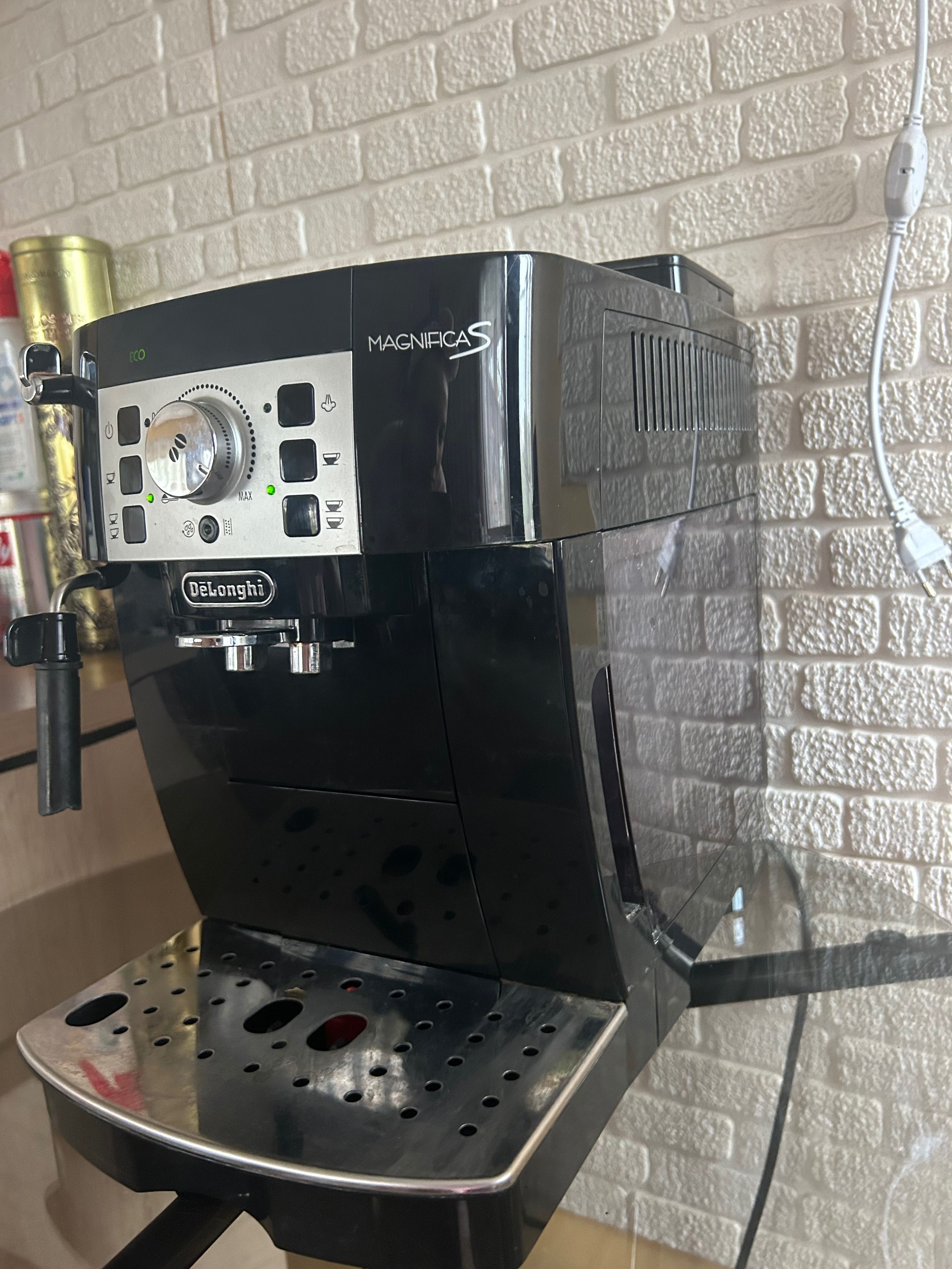 Кафемашина Delonghi Magnifica S ECAM22.112.B