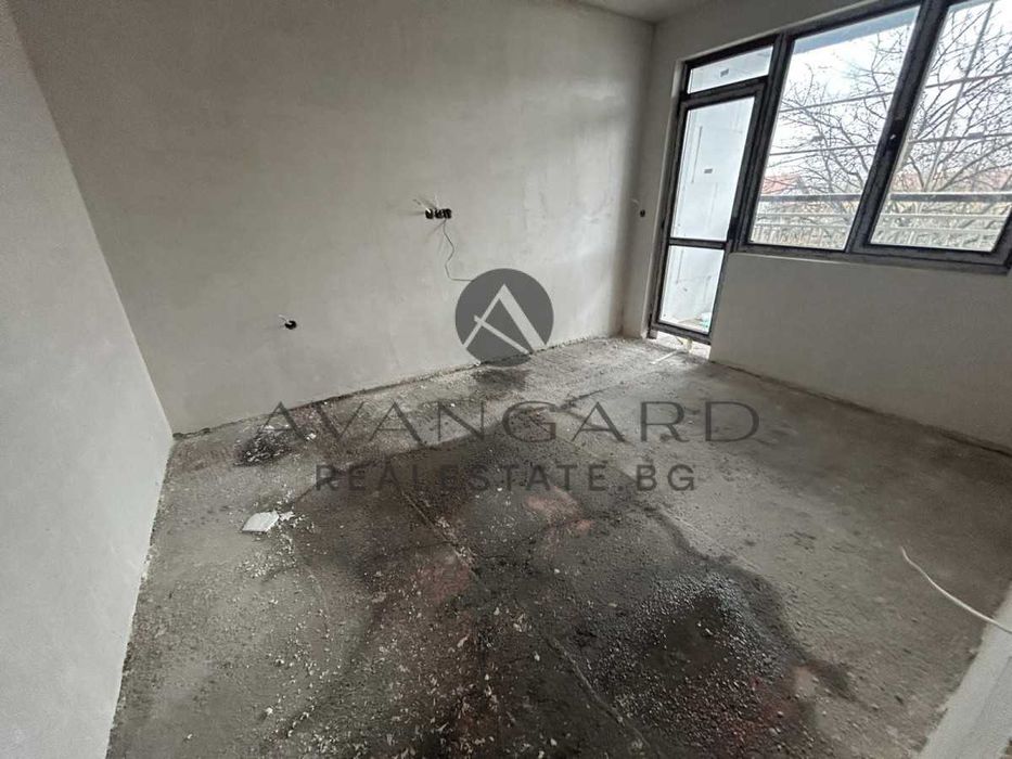 Продава се Тристаен апартамент в Пловдив, Остромила - 124 кв.м за 984 €/кв.м - Снимка #2