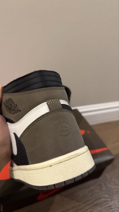 Jordan 1 Travis Scott 42