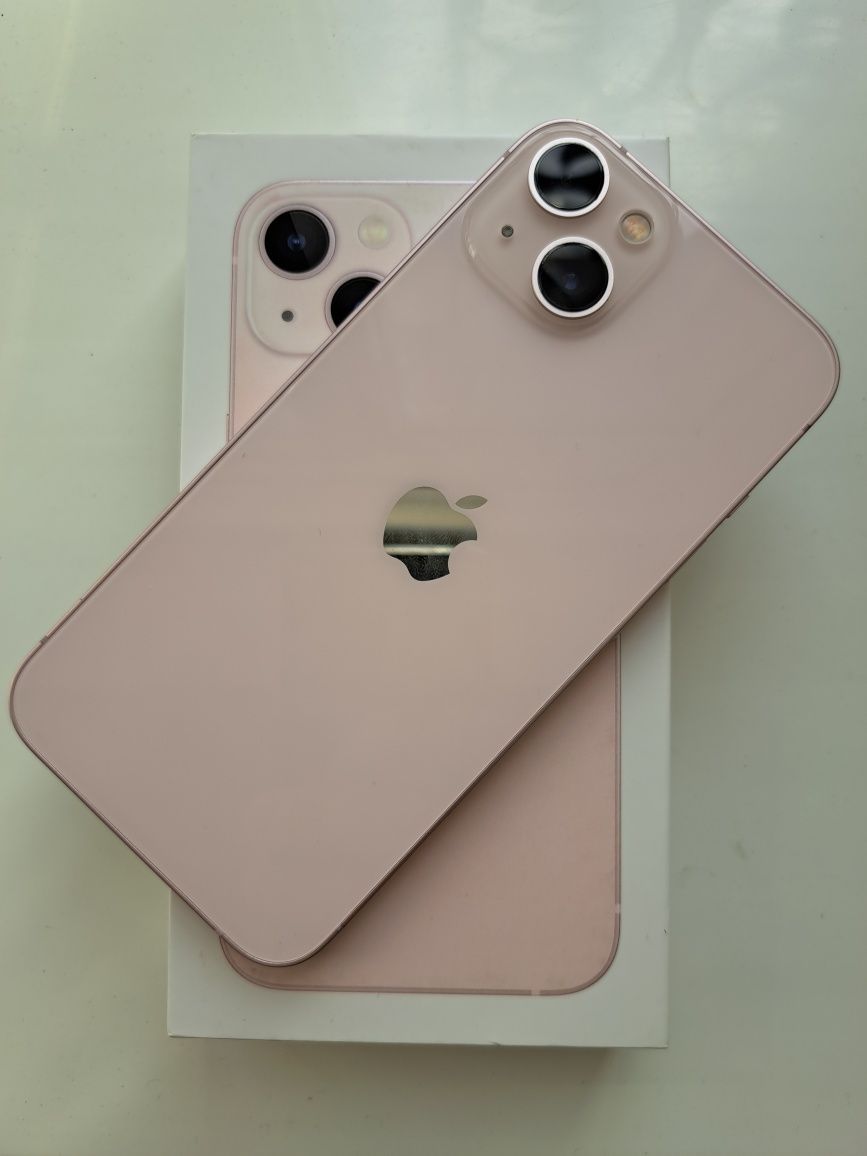 iPhone 13 в идеальном состоянии