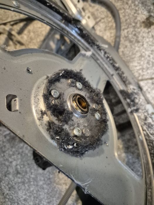 Reparăm.Curățăm și Igienizăm Uscător de Rufe