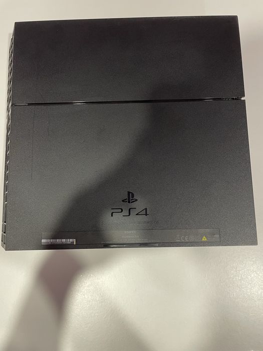 Playstation 4 1tb профилактиран с джойстик