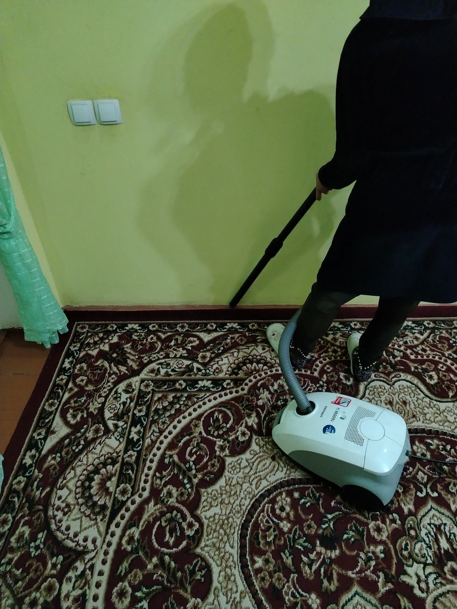 Uborka kvartira va Oyna yuvish