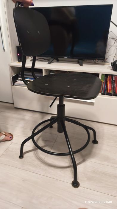 Scaun lemn birou rotativ ikea