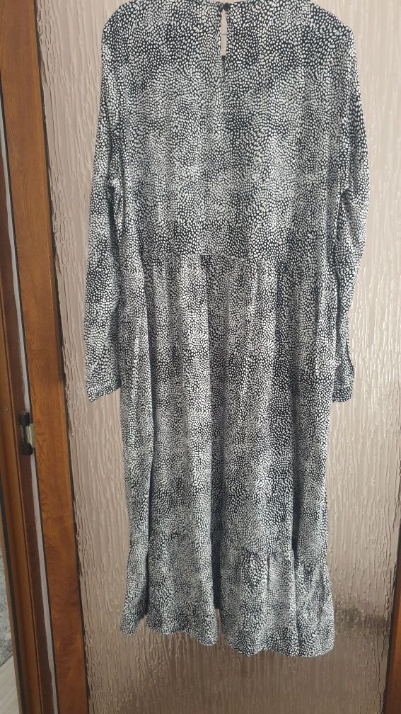 Rochie Reserved vascoza mar XL ,cu eticheta si Rochie neagra mar XL