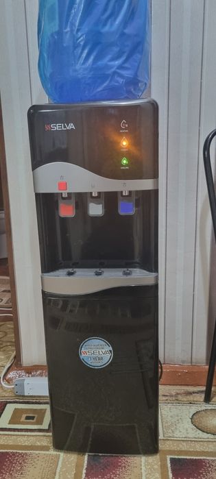 Продам кулер для воды в хорошем состояние работает отлично.