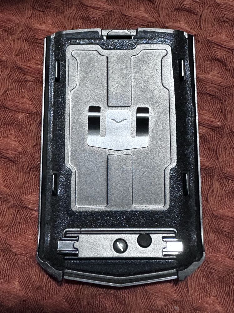 Vertu Ascent pt cunoscatori