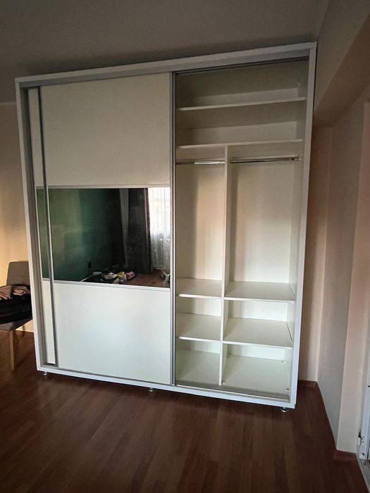Sifonier cu usi culisante