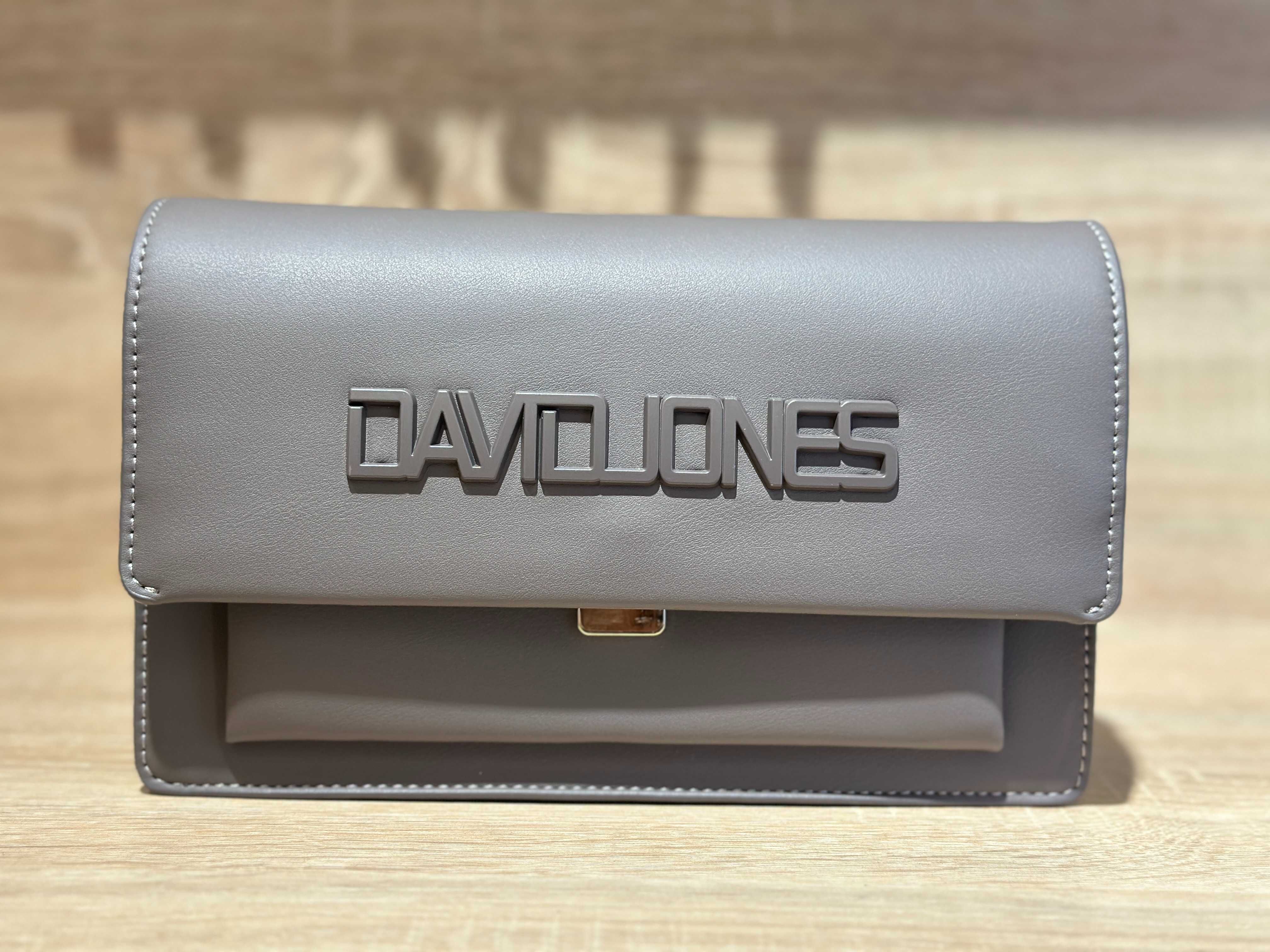 Оригинални чанти - David Jones