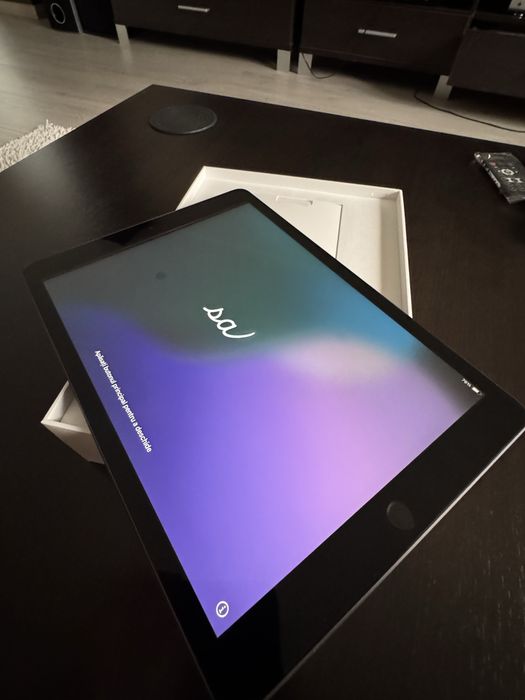 Vand IPAD 7 , wifi , cutie, impecabil