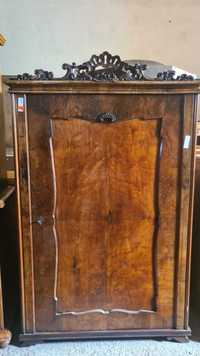 Шкаф скрин гардероб с дърворезба внос от Европа