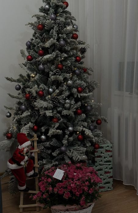 Продам Елку. В отличном состояние