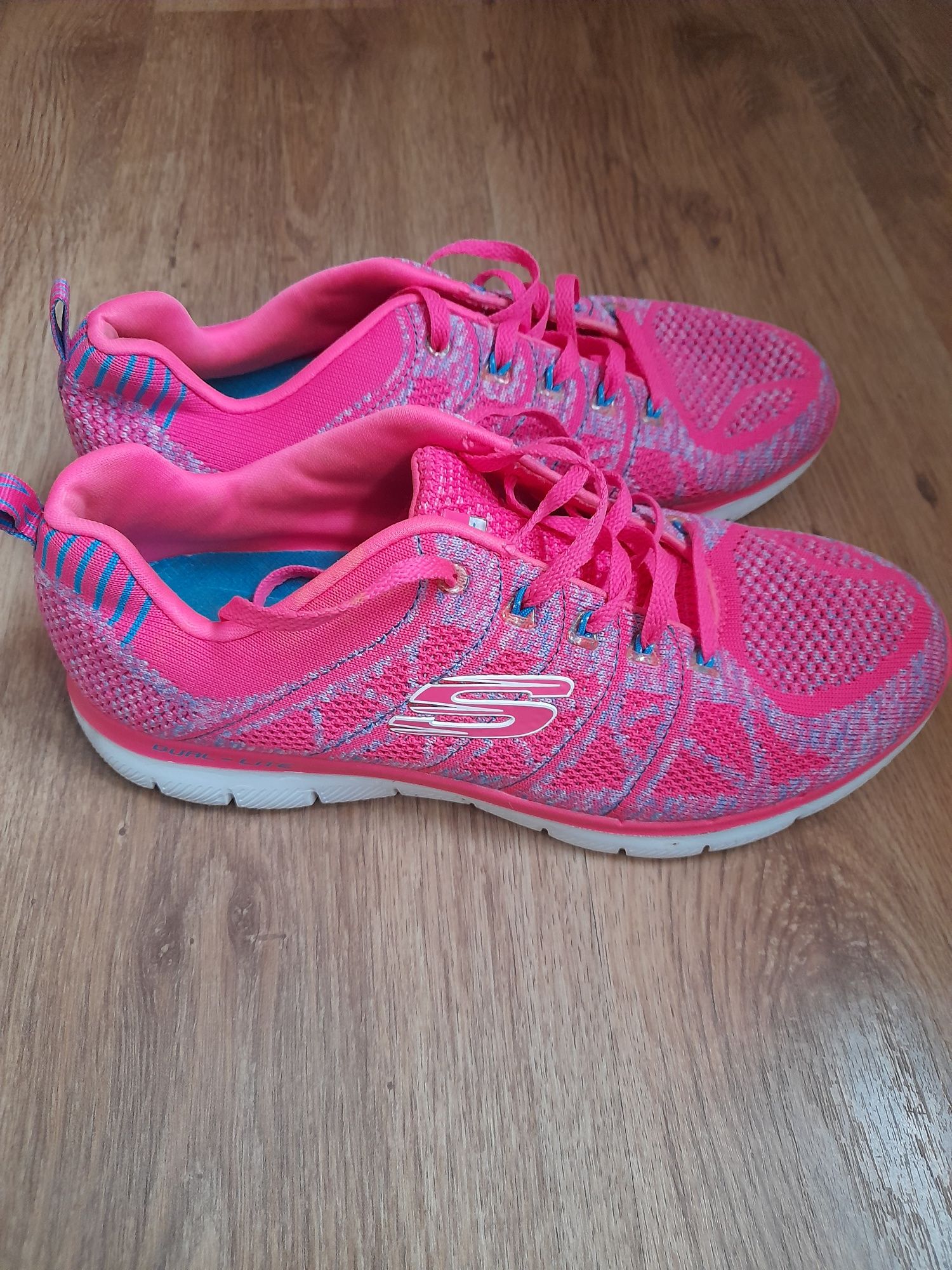 Adidasi dama Skechers mar 39