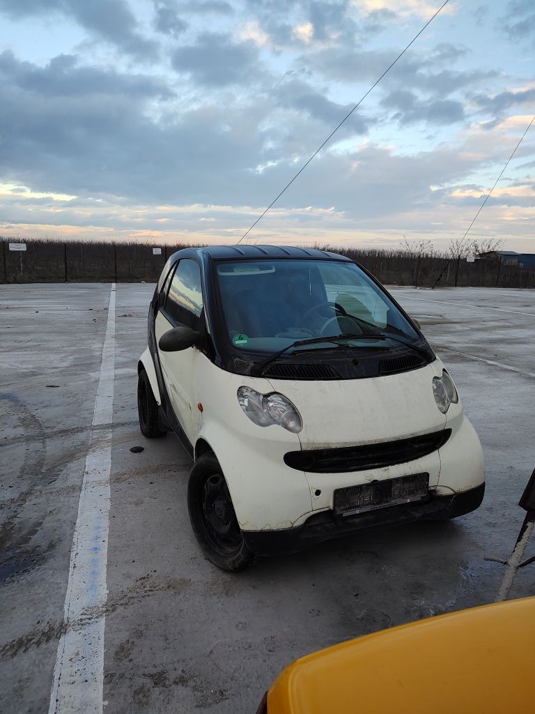 Dezmembrez Smart Fourtwo