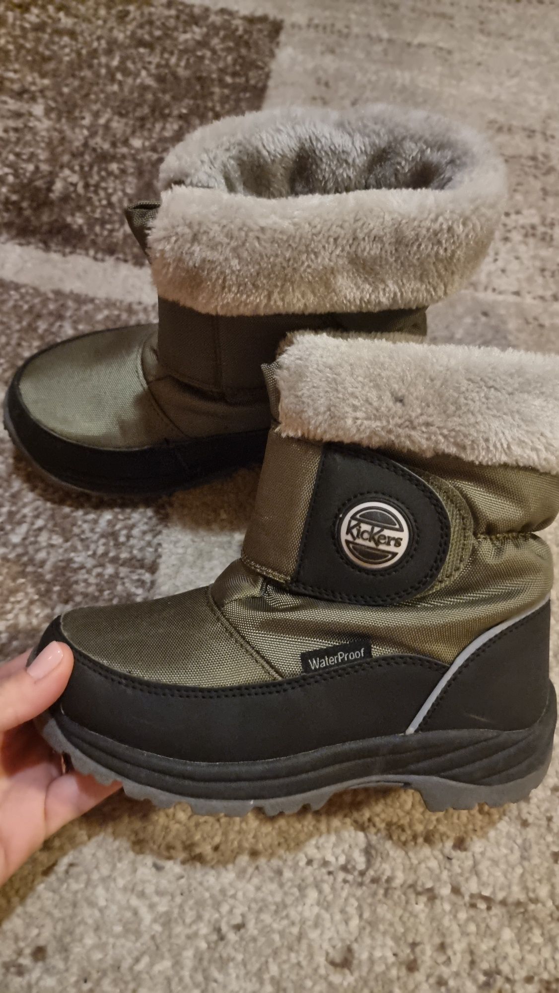 Ghete cizme imblanite kickers 30 gen ugg