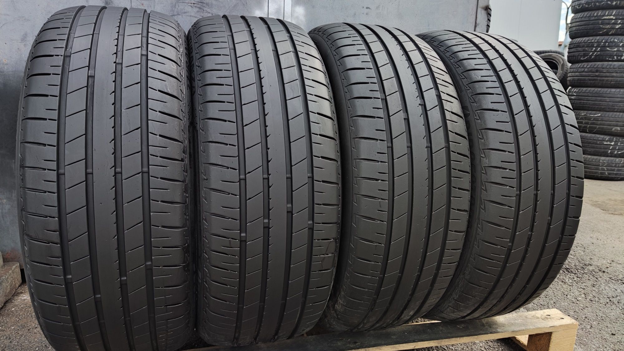 4бр. летни гуми 225/45/19 Bridgestone Turanza T005
dot22
7.4mm
Много д