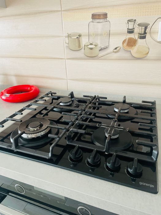 Plita Gorenje 4 arzatoare, sticla, neagra