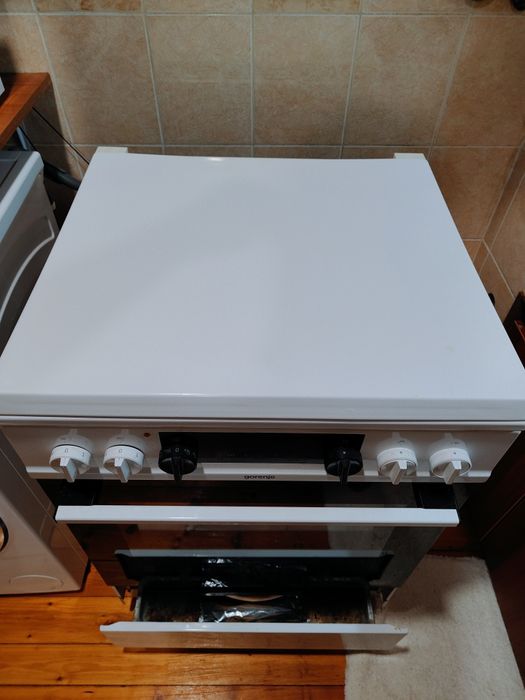 Продавам комбинирана готварска печка Gorenje