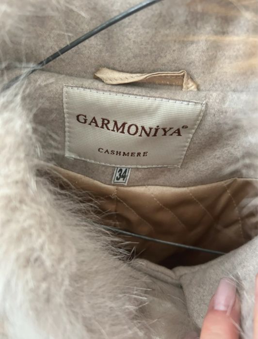 Palton bej cu blana naturala