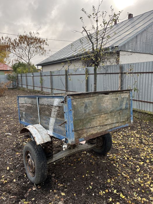 Vand remorcuta auto pentru camp