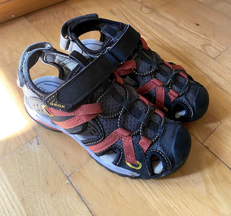 детски сандали GEOX