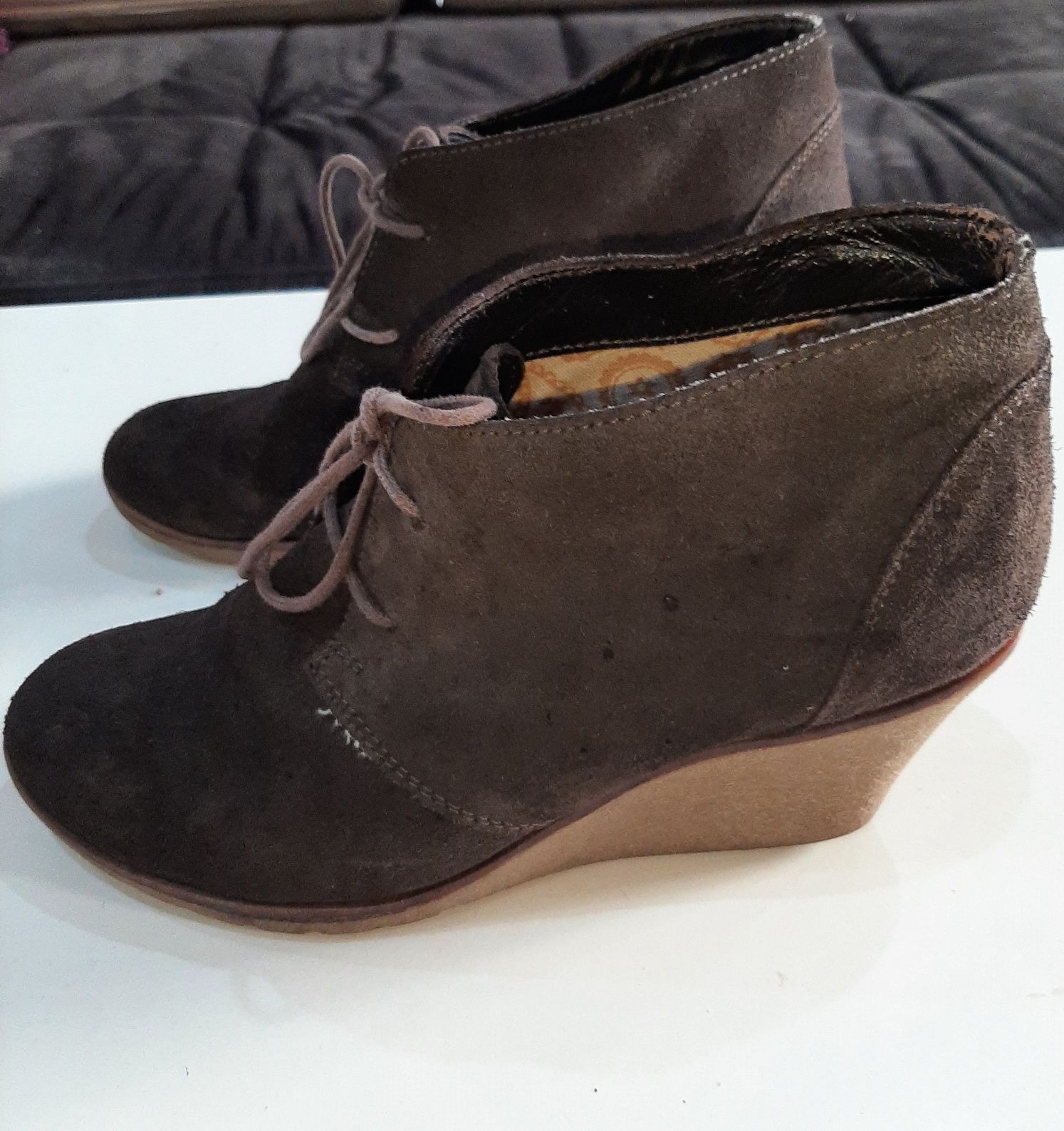 Дамски  велурени обувки на платформа Gortz Shoes-41 номер