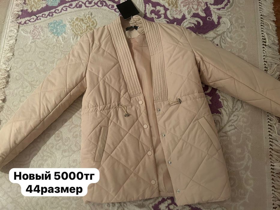 Осень куртка ветровка новая 44-46р синяя двойка зеленая красная платья