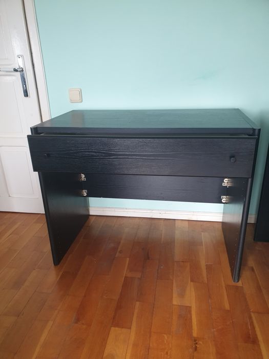 Продавам използвано бюро