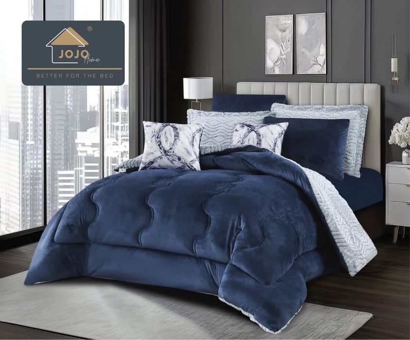 Set cuveltura de pat , material pufos si moale la atingere.