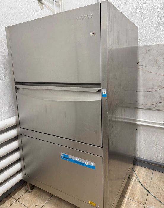 Masini profesionale de spalat vase Meiko