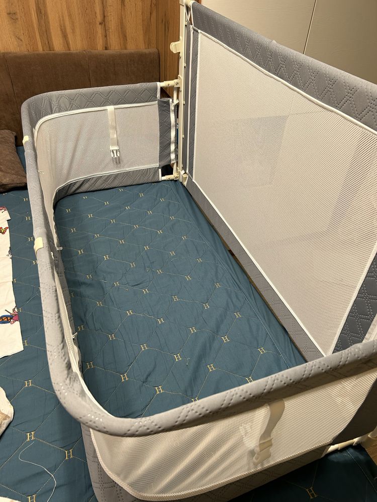 Складная кроватка-бортик для новорожденного