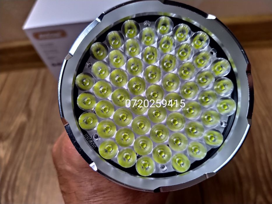 Lanterna Profesionala de mare putere cu 55 LED-uri, 8000 de lumeni!