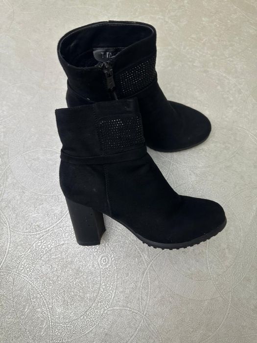 Продам обувь каждая за 10.000 тг