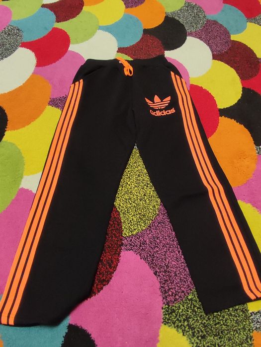 Vând pantaloni bumbac Adidas