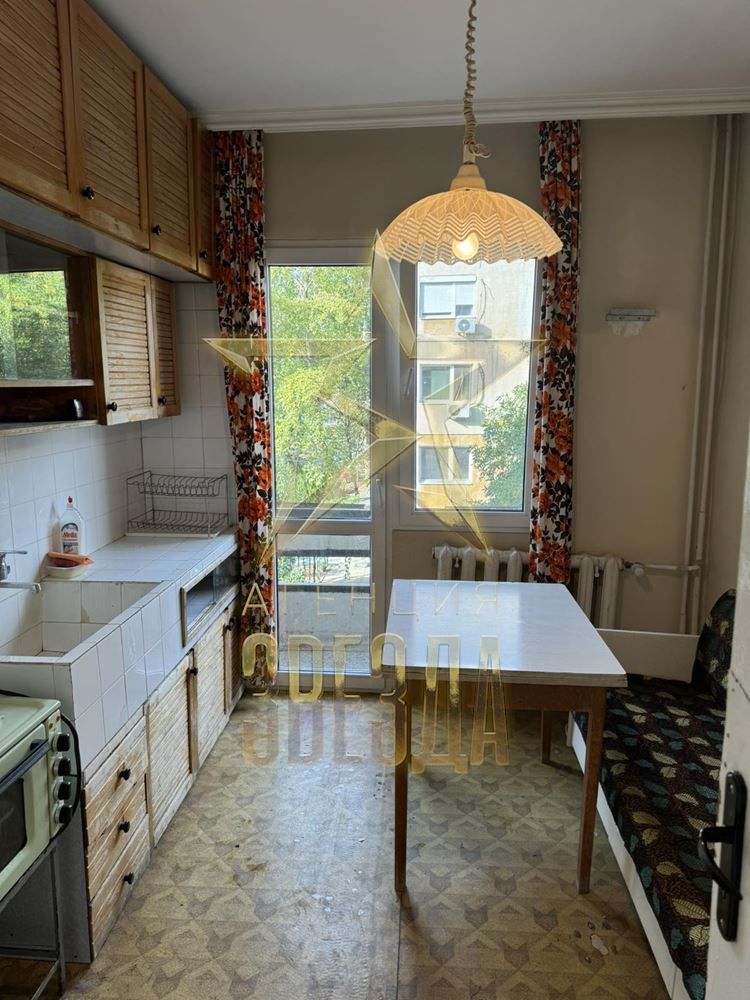 **Продава се тристаен апартамент в Кършияка, Пловдив**