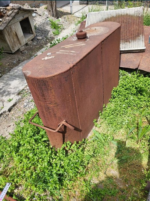 Продам ёмкость из под салярки, примерно 280 литров.