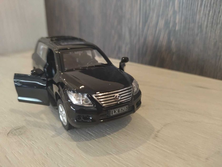 Метална количка Lexus LX570 !!!