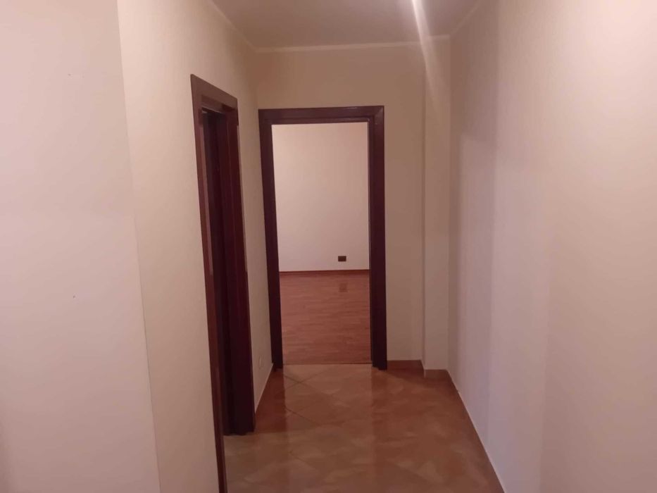 Ap 2 Cam Precista Laguna bloc nou lux 55mp etaj 1 decomandat centrala