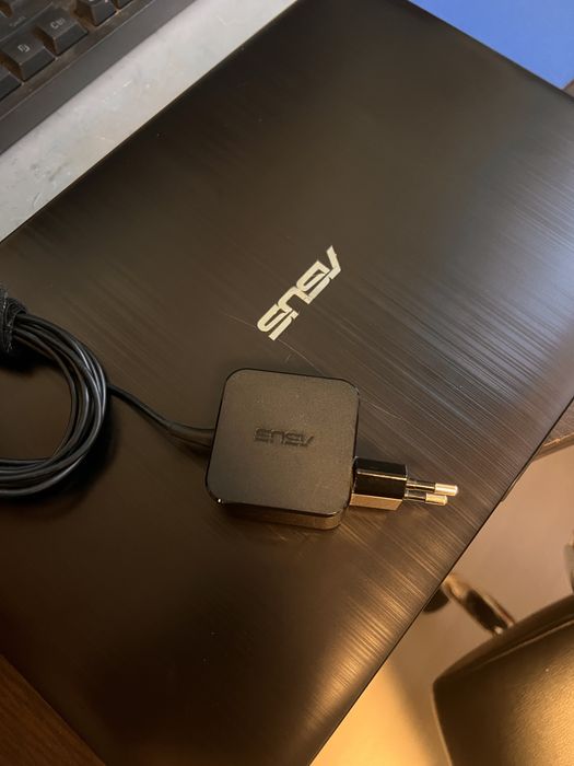 Laptop Asus VivoBook i3 gen.7 video nvidia