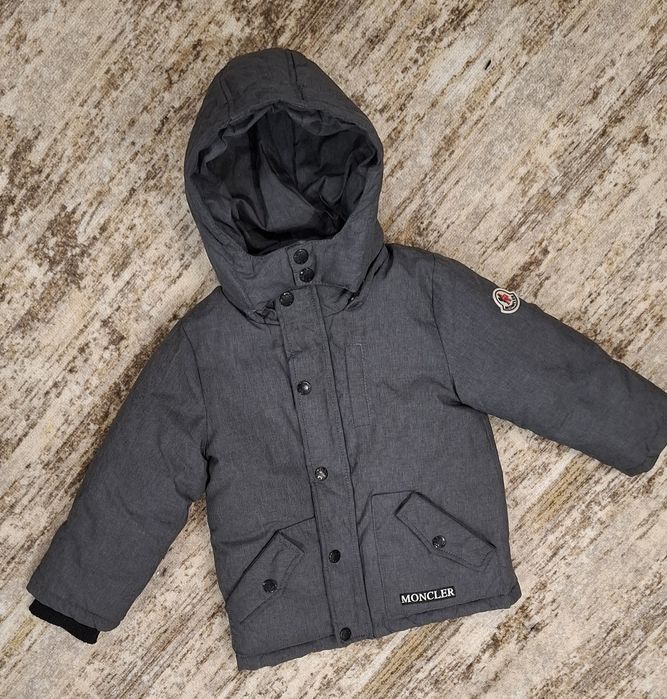 Продам зимний костюм Moncler