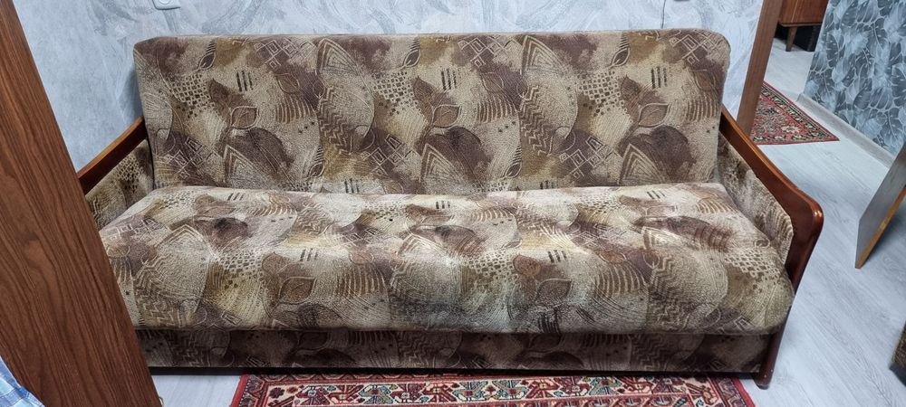 Отдам диван и кресло