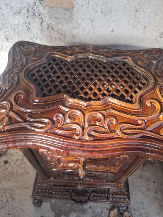 Vând soba veche fonta