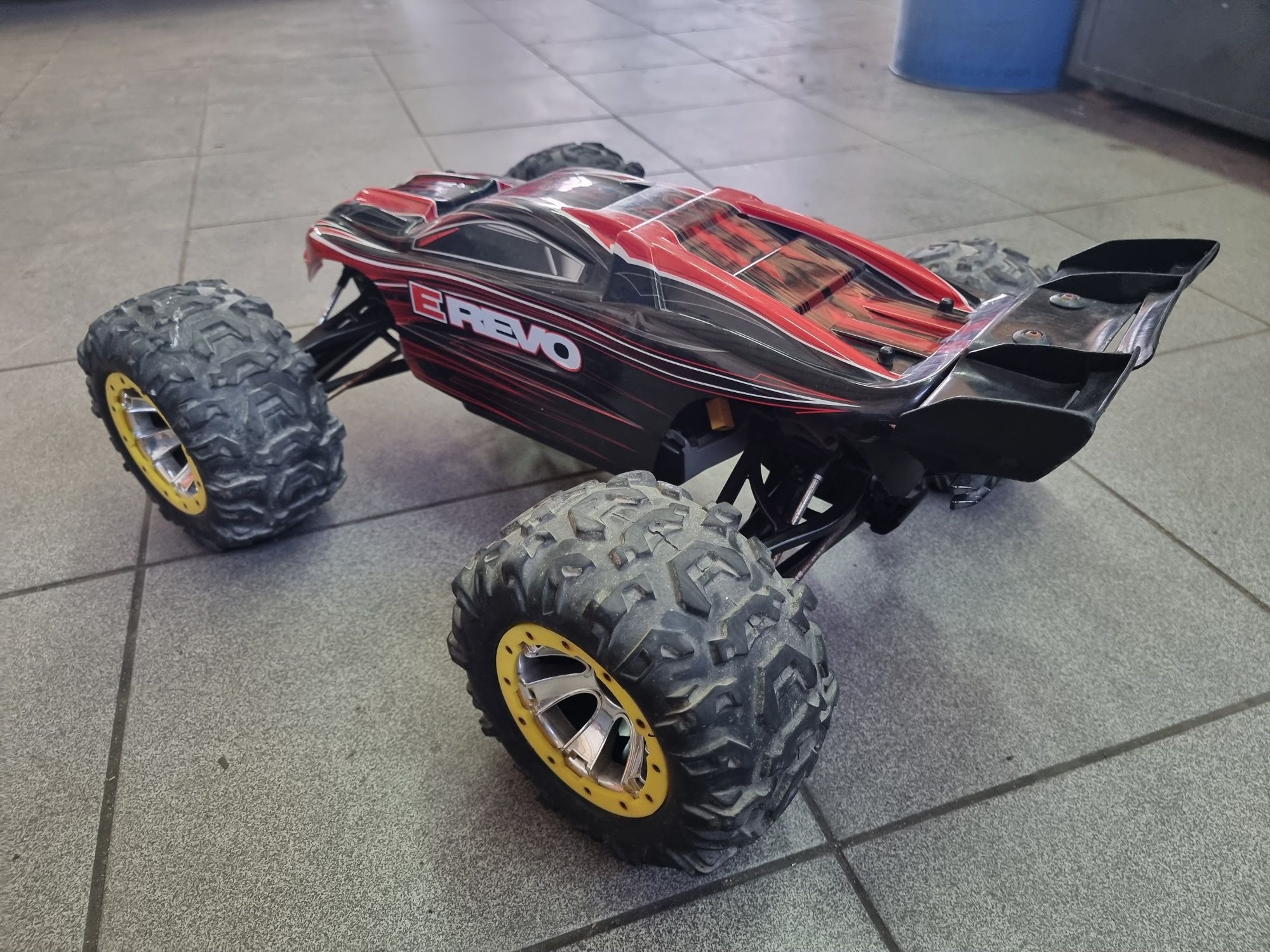 Traxxas E-Revo v1 x2 Titan 550