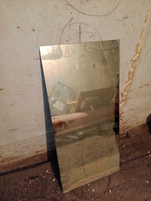 Продам  зеркала   адрес 6 мкр(кунаева)