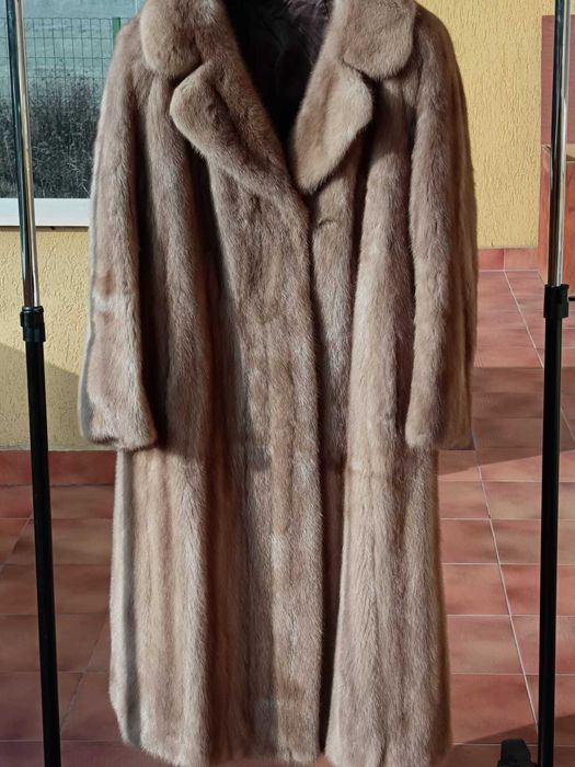 Vând haină blană lungă nutrie
