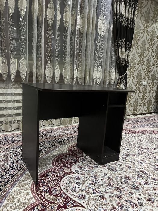 Komputer stol sotiladi