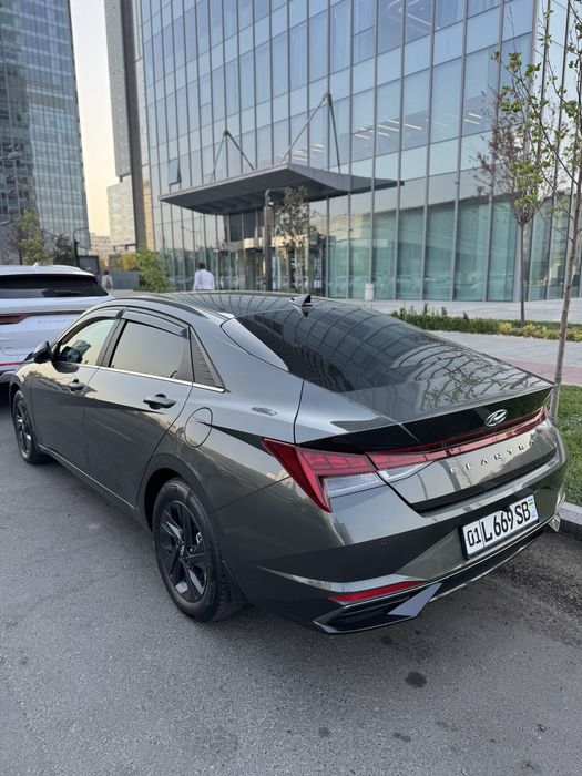 Hyundai Elantra sotiladi